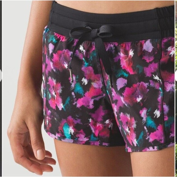 Lululemon Hotty Hot Short Womens Size 6 Mini Modnight Bloom Skort Skirt Floral